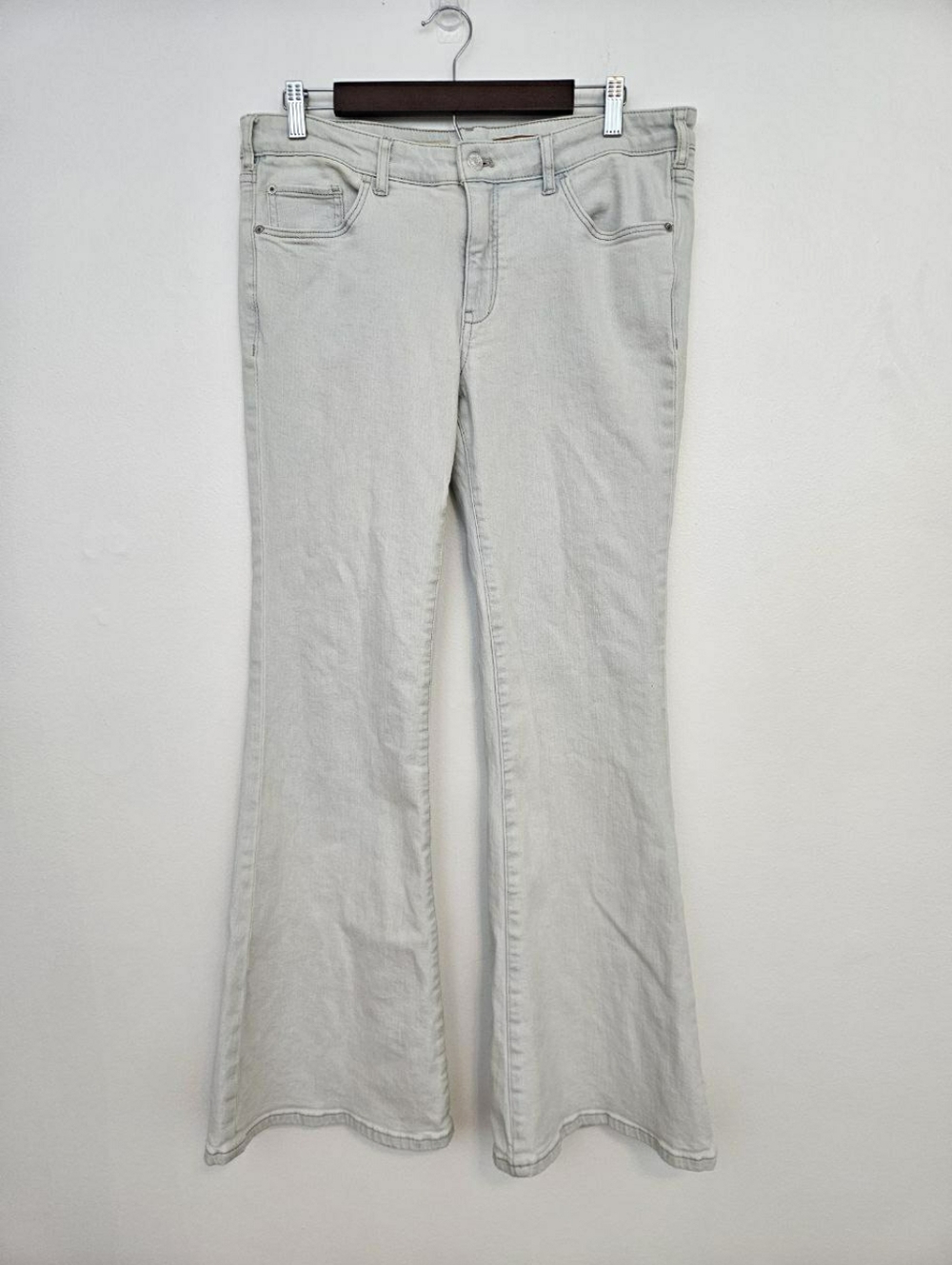 Pilcro Flare Light Wash Jeans Size 31